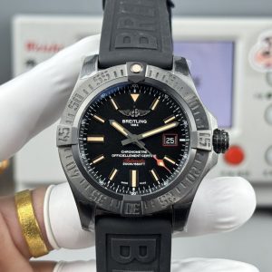 Breitling Avenger Blackbird 44mm Super Clone Watch with Cash on Delivery 1135098220 - front view | Avenger