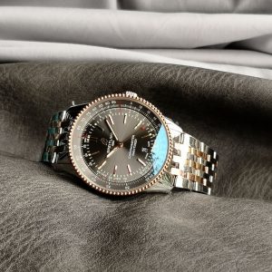 Breitling Navitimer 1 Super Clone Automatic Watch with 41mm Case 880067827 - side view